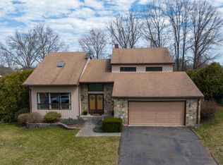 24 Stonegate Dr, Wethersfield, CT 06109