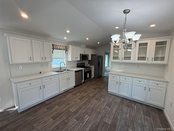 3rd image of 412 4TH Avenue
