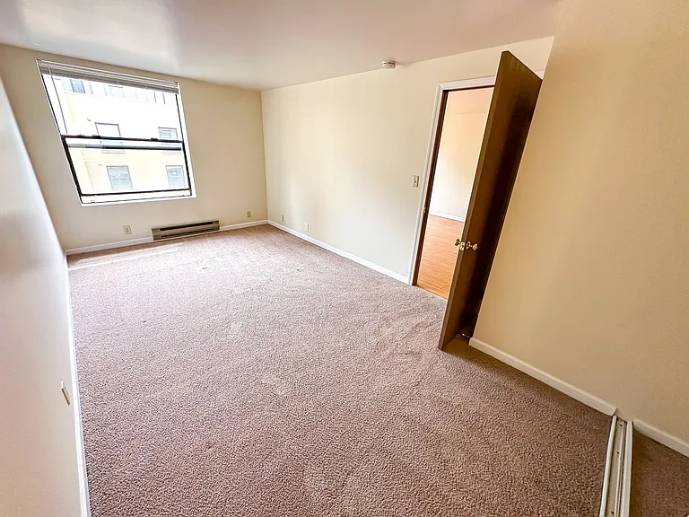 Tuscany Apartments — Photo 42
