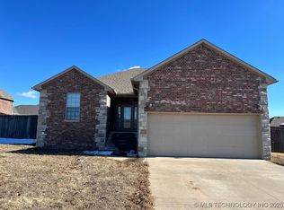 914 Waterstone Dr, Cleveland, OK 74020