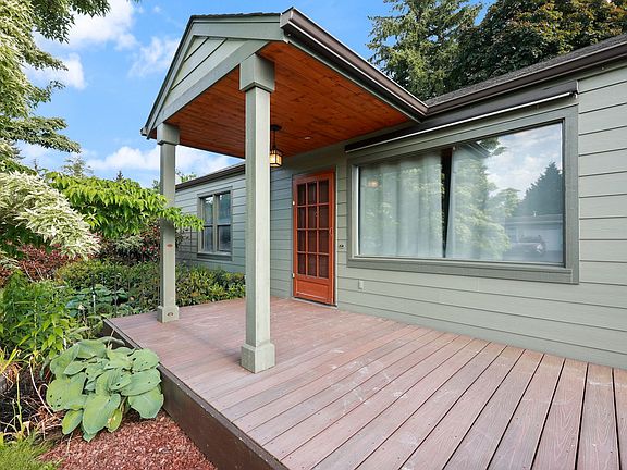 2nd image of 319 Laurelhurst Dr SE