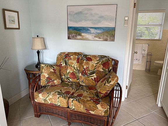 4th image of 2508 Bay Dr APT 4