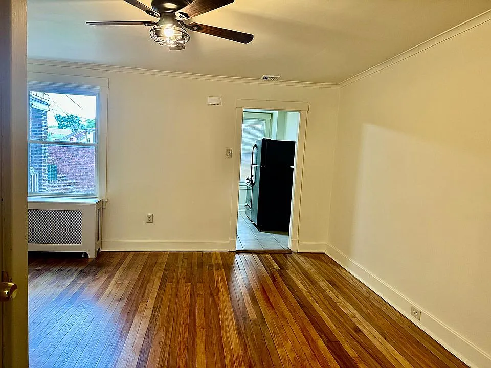 3 bed, 1250 sqft, $1,800 — Photo 3