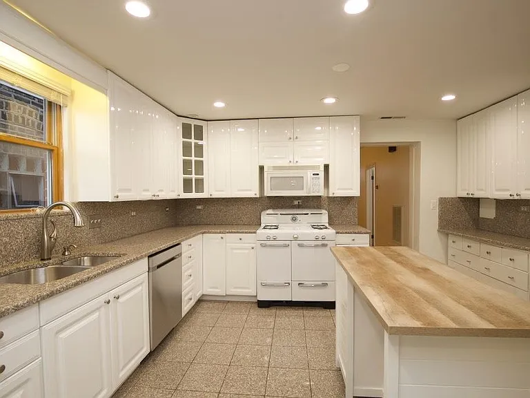 2626 W Superior St #2 — Photo 7