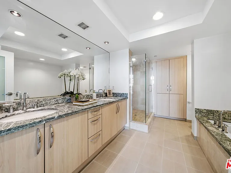 13650 Marina Pointe Dr #1603 — Photo 34