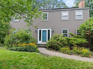 1229 Sandra Ln, Niskayuna, NY 12309