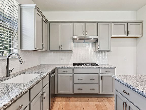 3rd image of 130 Harborside Dr #101