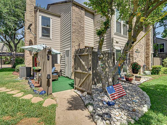 3rd image of 2325 Torrington Dr APT C