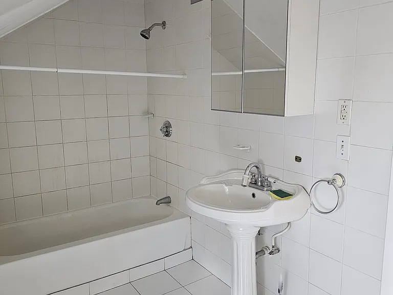 242 Valley St #3 — Photo 5