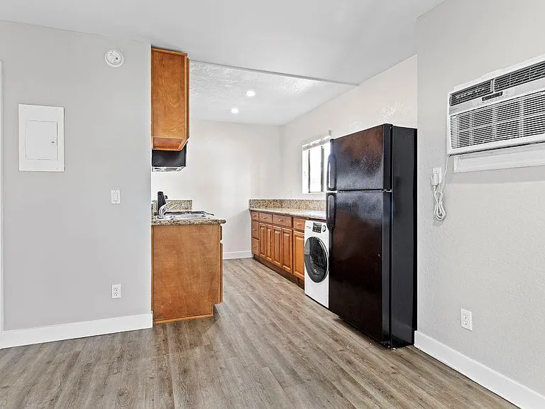 Brody Terrace Apartments — Photo 55