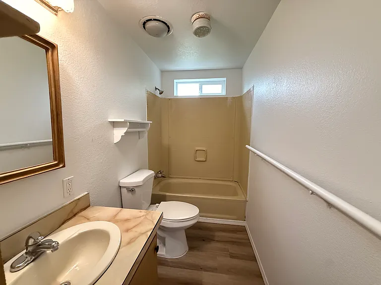 823 W Larson Rd — Photo 10