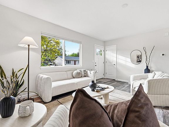 5th image of 1680 Sagrimore Cir