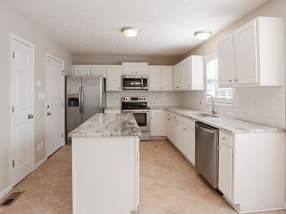 4th image of 617 Connaly Dr