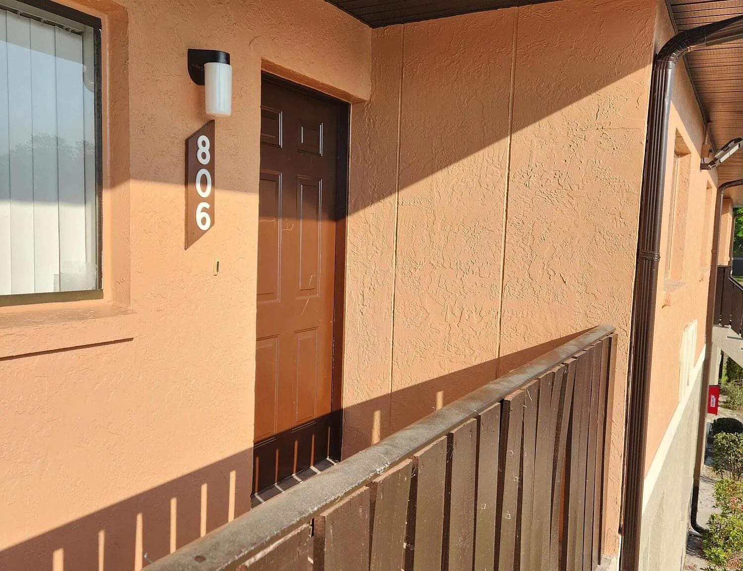 2 bed, 2.0 bath, 864 sqft, $1,340 — Photo 2