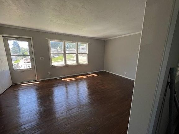 3rd image of 7524 Edward Ave