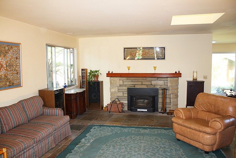 2nd image of 432 Los Verdes Dr