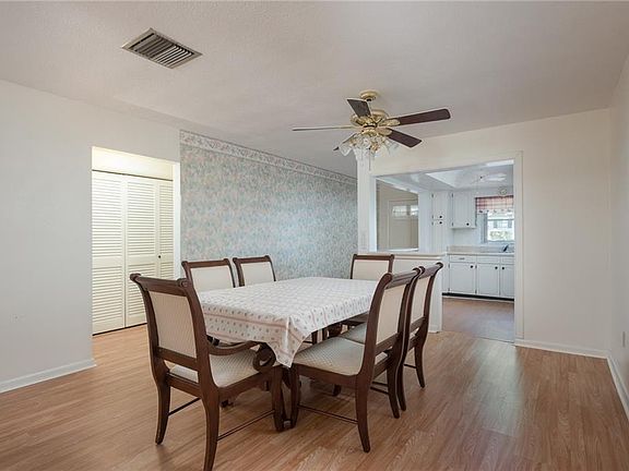 5th image of 1421 Normandy Park Dr APT 3