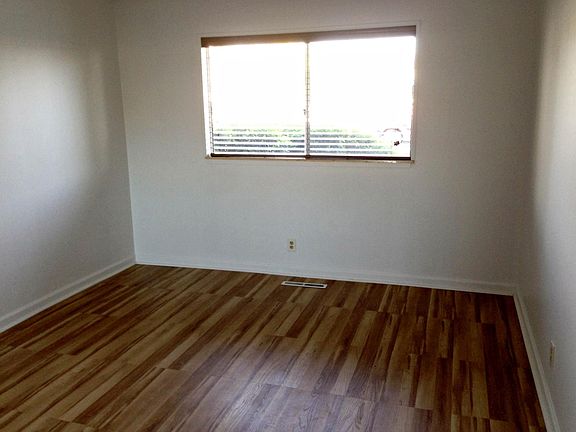 4th image of 8708 Metcalf Ave