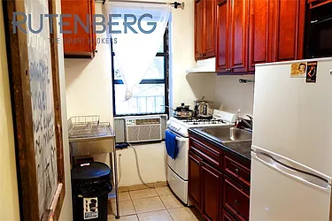 Rented by R New York