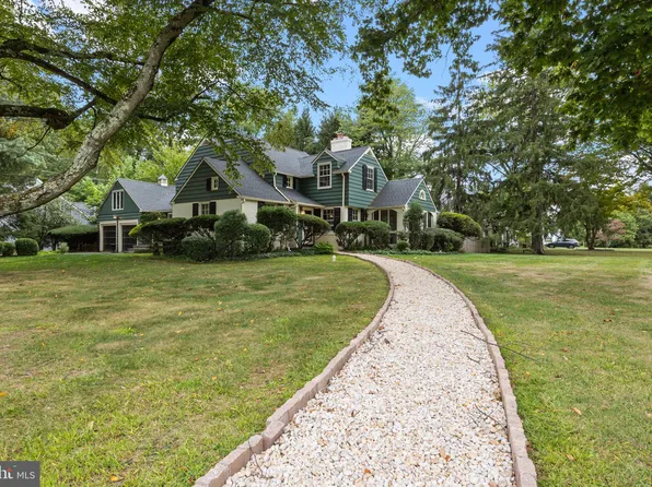 1217 Yardley Rd, Morrisville, PA 19067