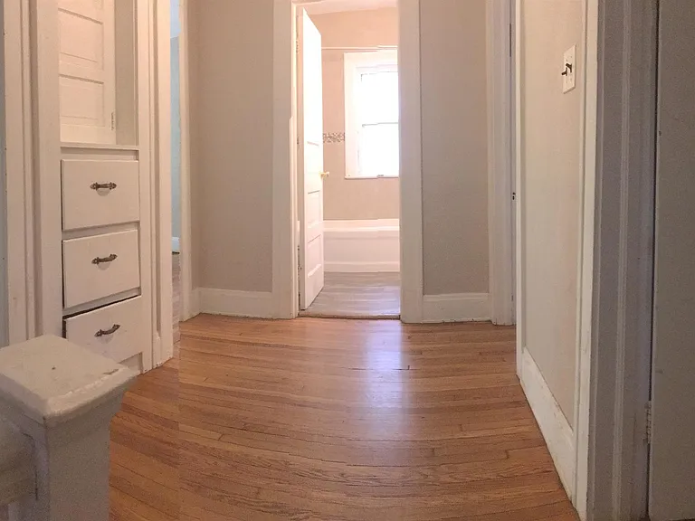 2280 Grandview Ave — Photo 12