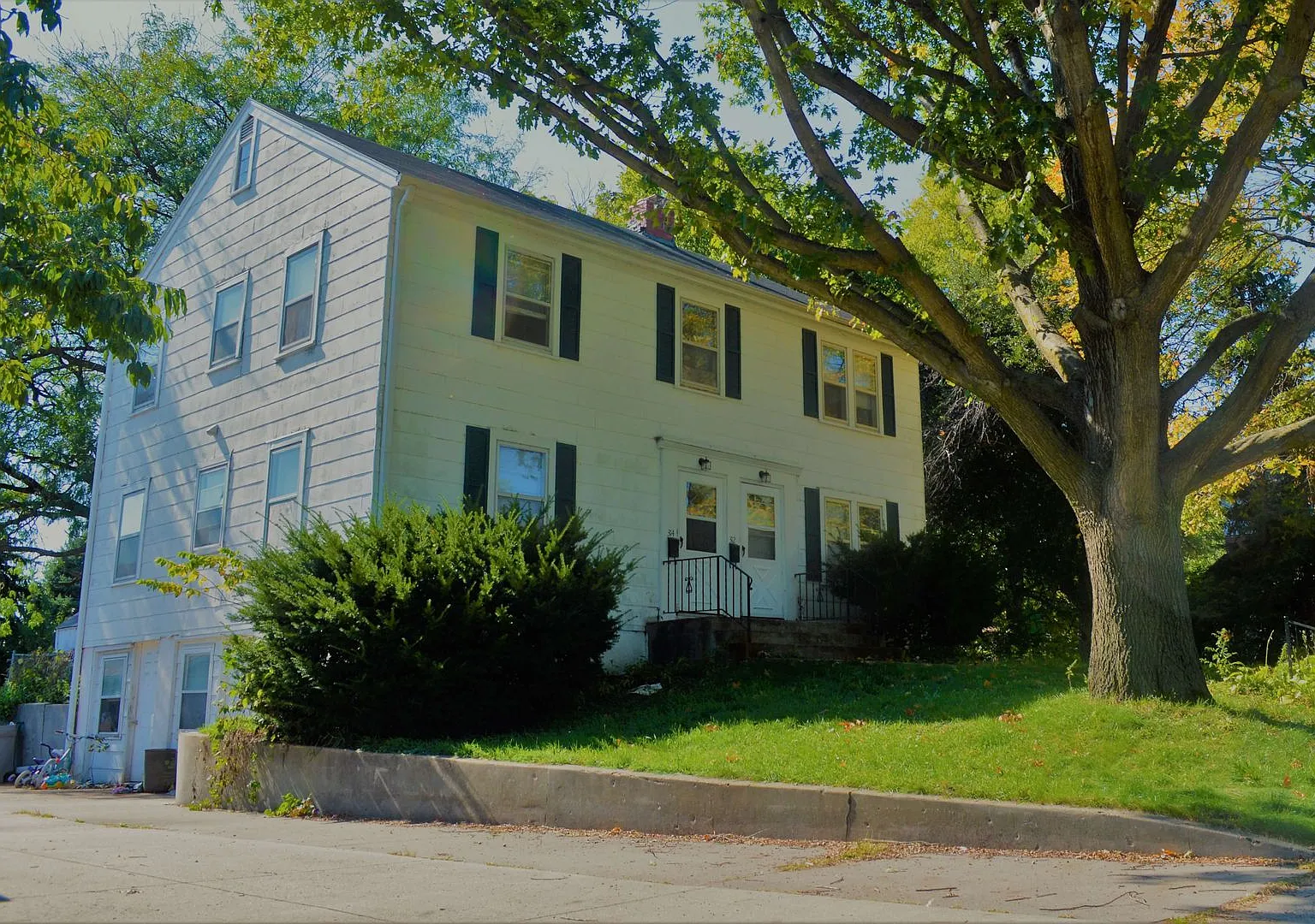 312 E 6th — Photo 1