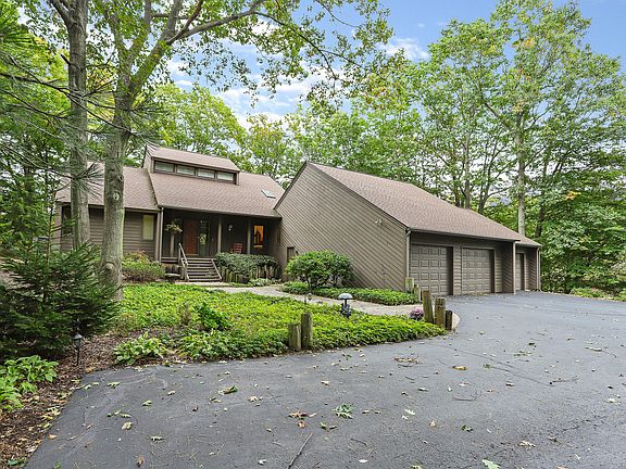 2nd image of 2303 Sunset Bluff Dr