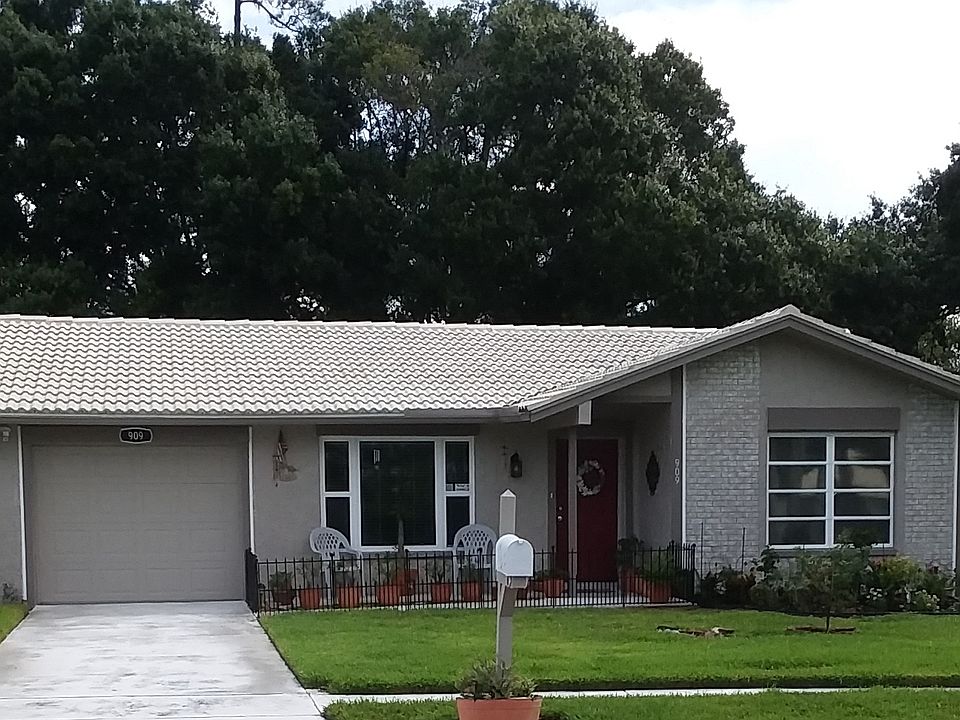 1st image of 909 Leeward Way