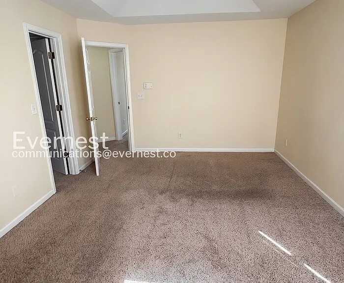 10718 Barberry Dr — Photo 9