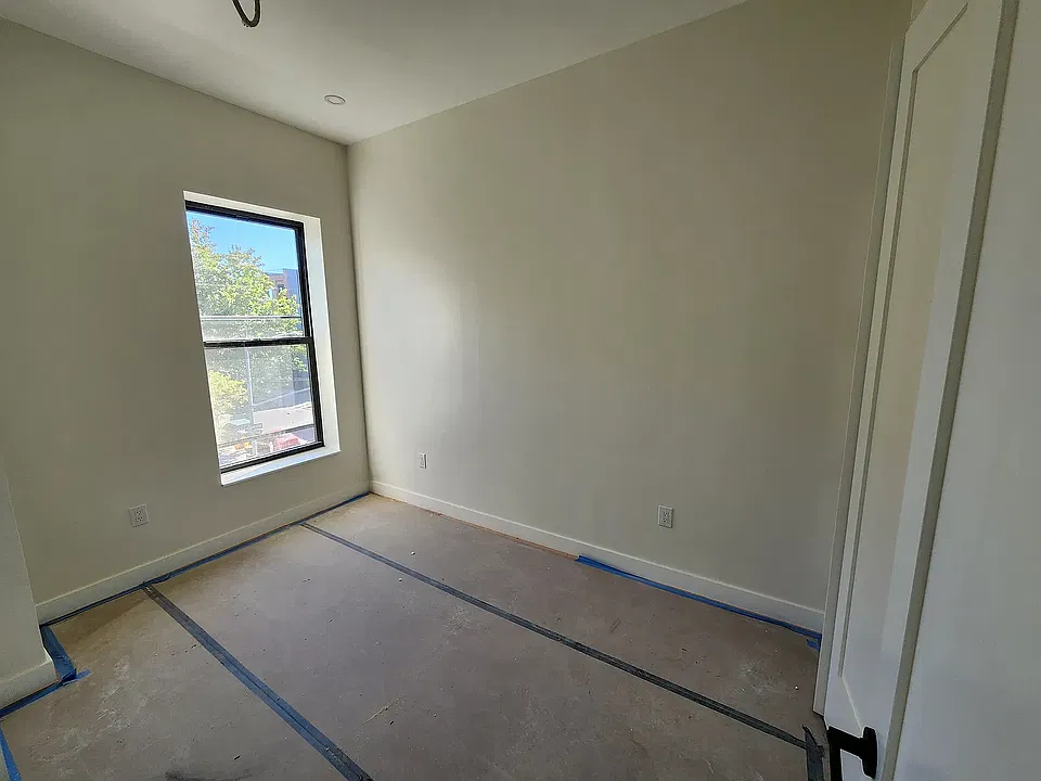 1112 Bedford Ave #3