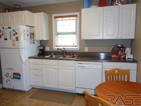 5th image of 406 W Cedar St