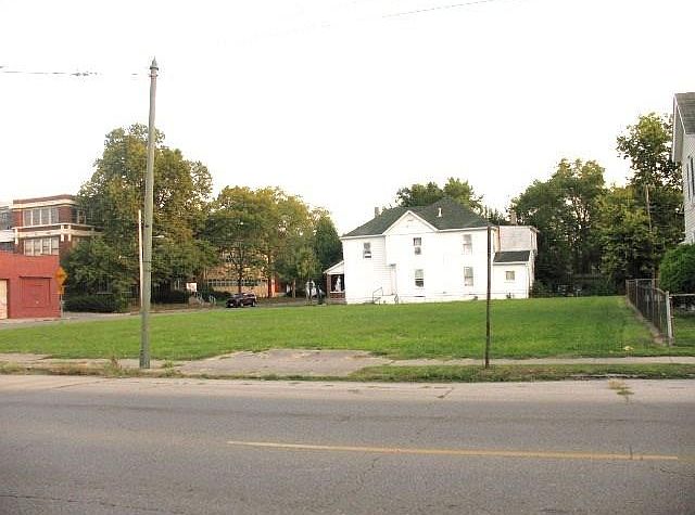 2nd image of 201 S Torrence St
