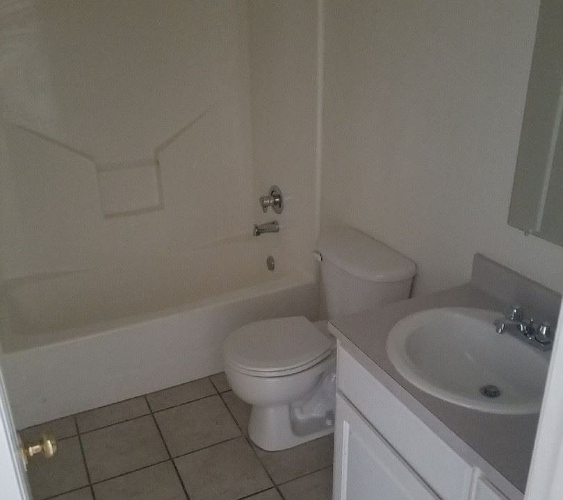 2nd image of 2455 Montgomery Rd APT 31