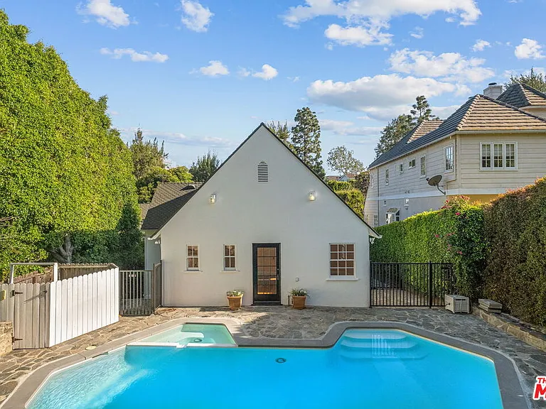 10527 Le Conte Ave — Photo 37