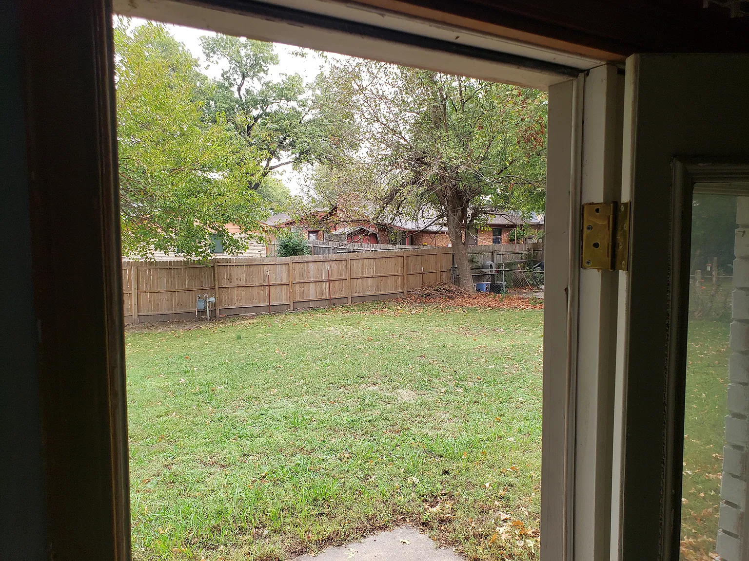 3 bed, 1.5 bath, 1016 sqft, $1,200 — Photo 3