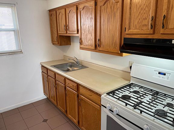 3rd image of 510 Atlantic Ave #2