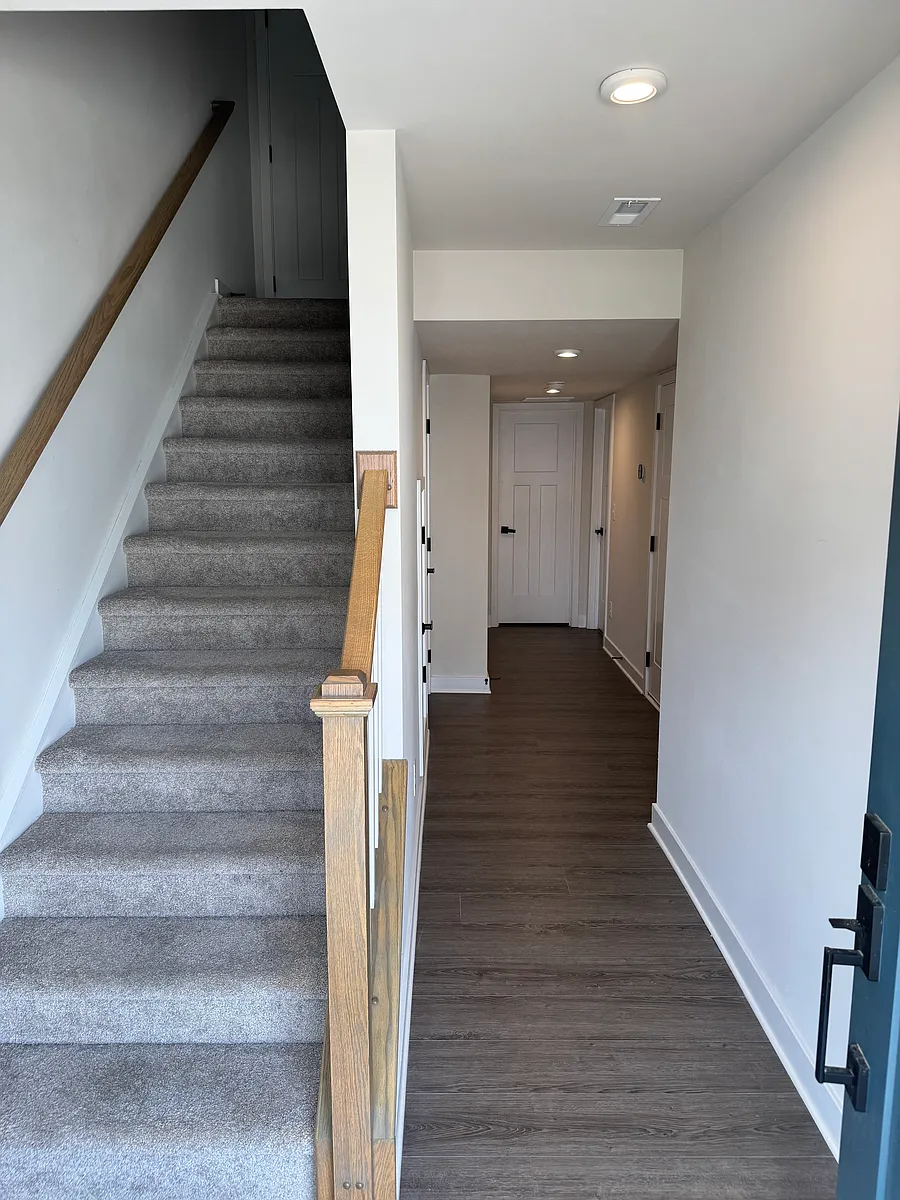 Building Photo - 2541 Ellen Ave #1016D