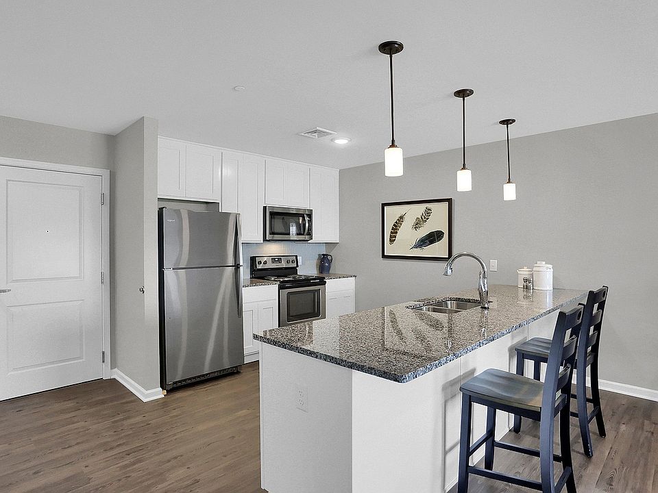 Hickory- 2 BR 2 BA