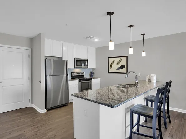 Oakwood Hills Apartments
