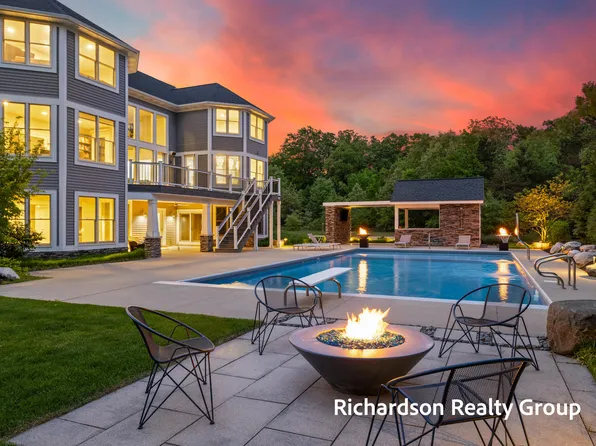 12974 Boulderway Trl, Grand Haven, MI 49417