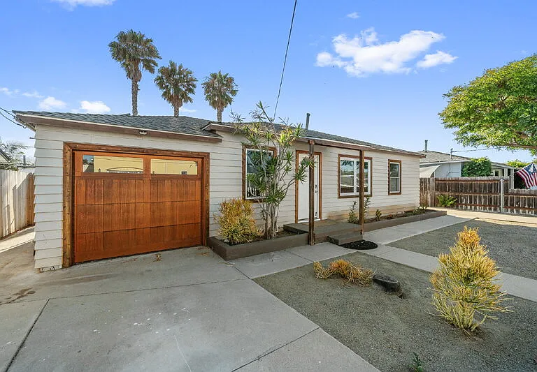 656 Corvina St — Photo 3