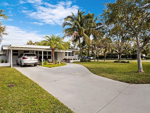 2nd image of 833 NE 17th Court