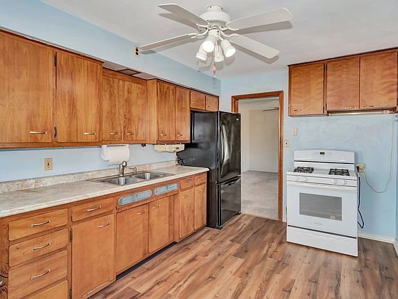 5th image of 1562 S 5th Ave