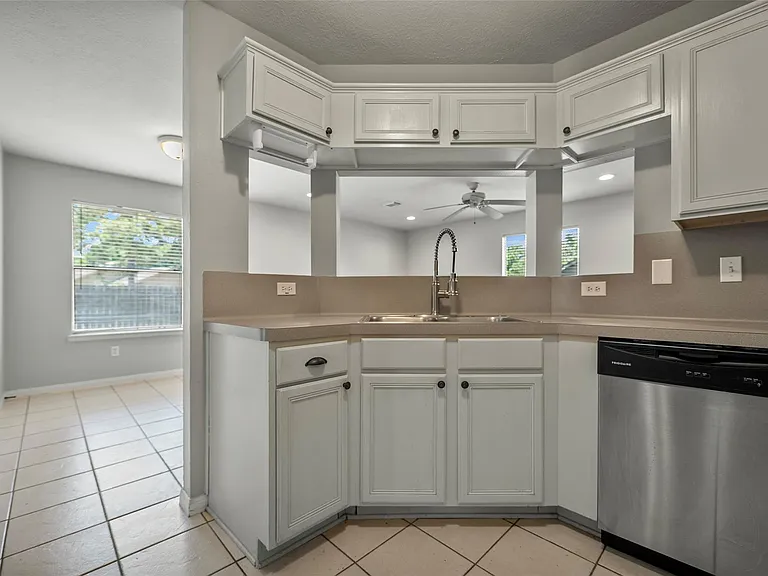 18103 Gravenhurst Ln — Photo 18