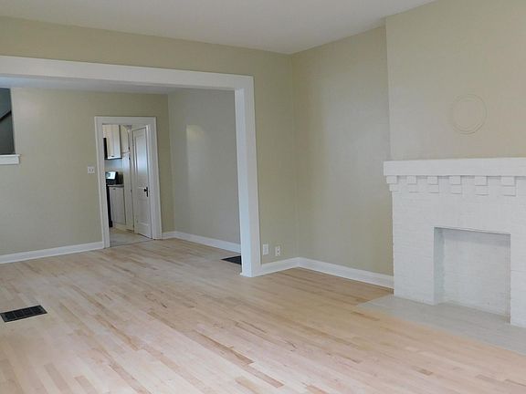 3rd image of 1164 Mulford Rd