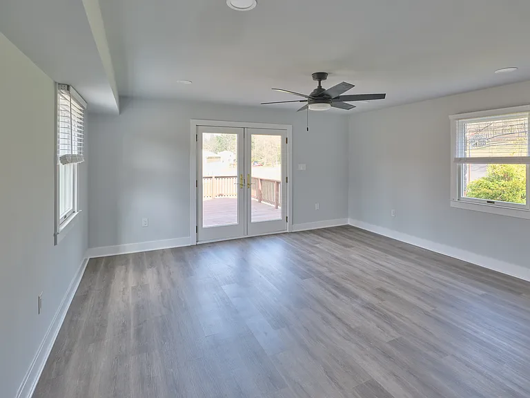 4325 Lehnenberg Rd — Photo 11