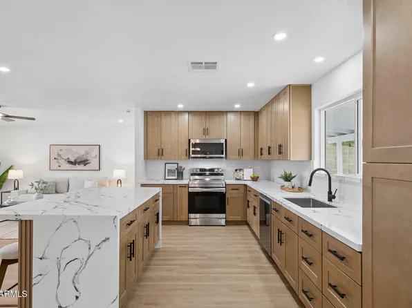 3402 E DAHLIA Drive, Phoenix, AZ 85032