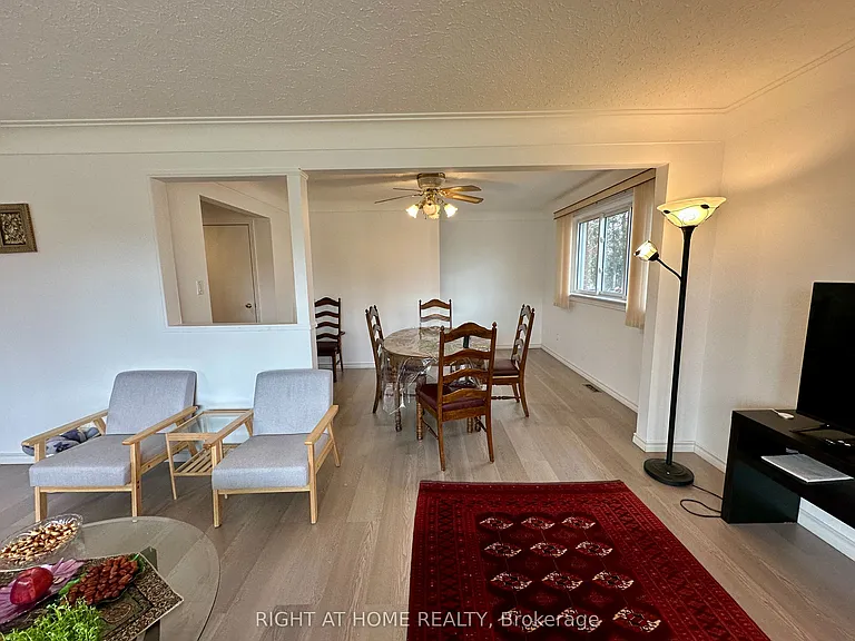 16 Rowanwood Ave — Photo 8