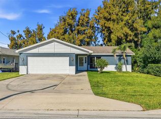 11696 Currie Ln, Largo, FL 33774