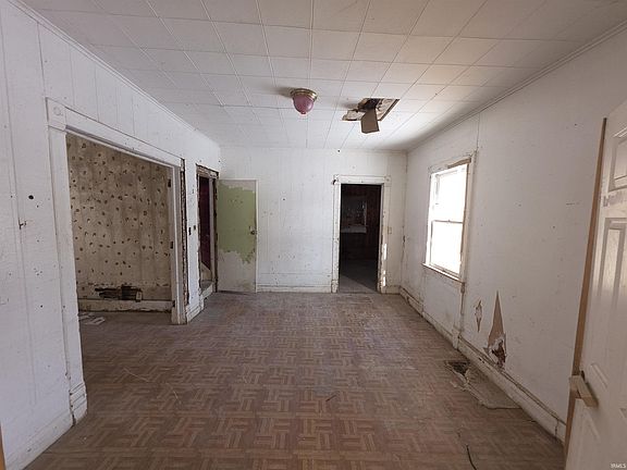2nd image of 121 E Dayton St